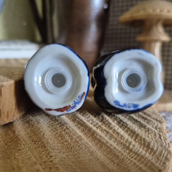 Delft Blue Salt & Pepper Shakers - Picture 9 of 10